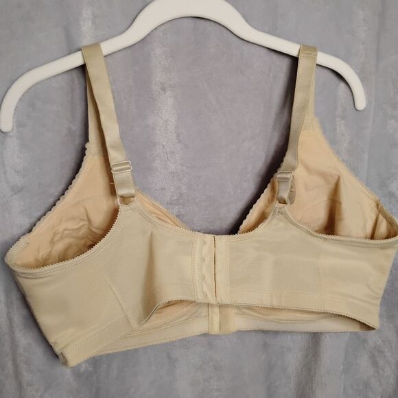 Mastectomy Bra One Of Many - Picture 2 of 3